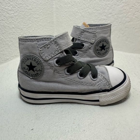 Toddler Converse - Picture 1 of 4